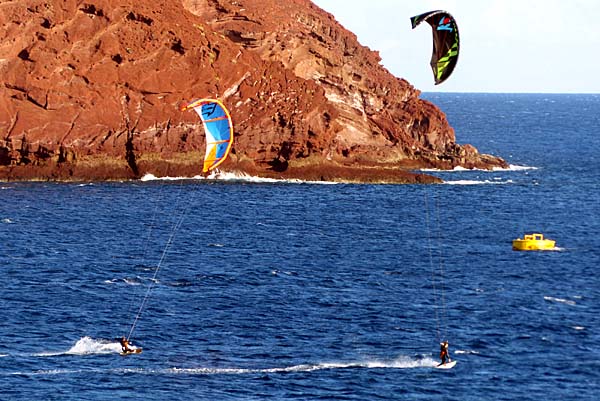 Teneriffa - Kite-Surfer am der Playa de la Tejita