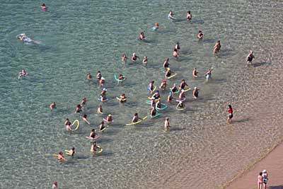 Teneriffa - Playa de las Teresitas - Wassergymnastik für Senioren