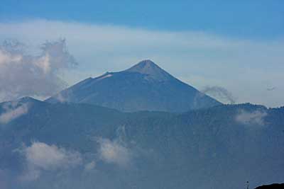 Teneriffa - Pico del Teide von der Playa de las Teresitas aus gesehen