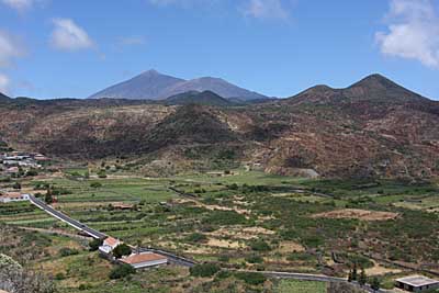 Blick über Valle de Arriba zum Teide vom Erjos-Paß aus - Teneriffa