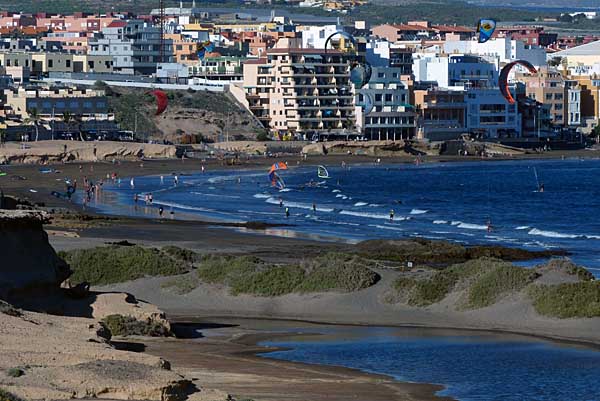 Blick über Teneriffas längsten Naturstrand nach El Medano Teneriffa - Playa del Médano