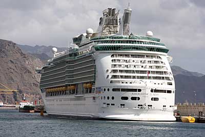 Navigator of the Seas im Kreuzfahrthafen Santa Cruz de Tenerife