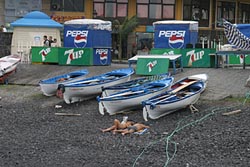 Fischeboote am Strand von Puerto de la Cruz - Teneriffa