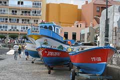 Fischerboote im Hafen von Puerto de la Cruz - Teneriffa