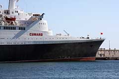 QE2 - Queen Elisabeth II im Kreuzfahrthafen Santa Cruz de Tenerife