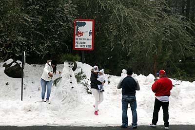 Überall gab es Schneeballschlachten im März 2011 - Teneriffa / Kanaren